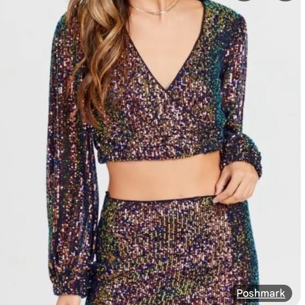 Sequin V-Neck Crop Top - Multicolor
